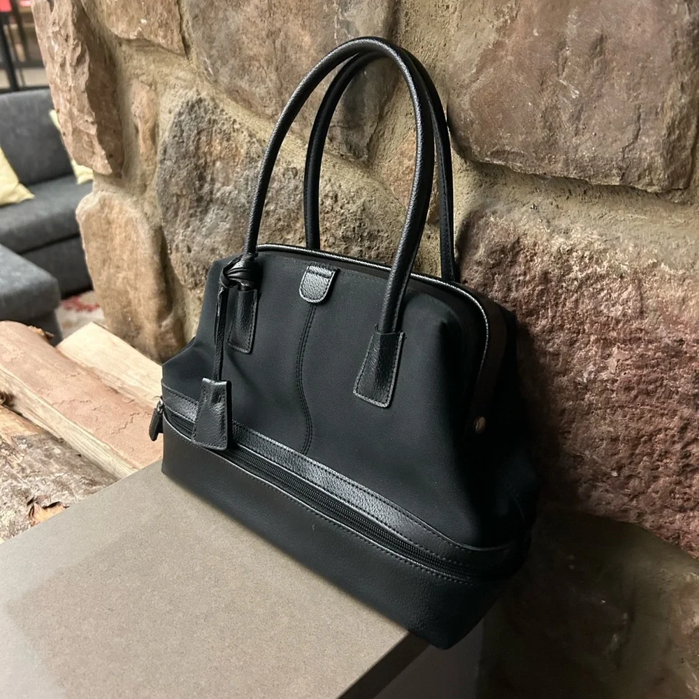 Sophisticated Black Men's Handbag-Nine West Beautiful/no damage/clean